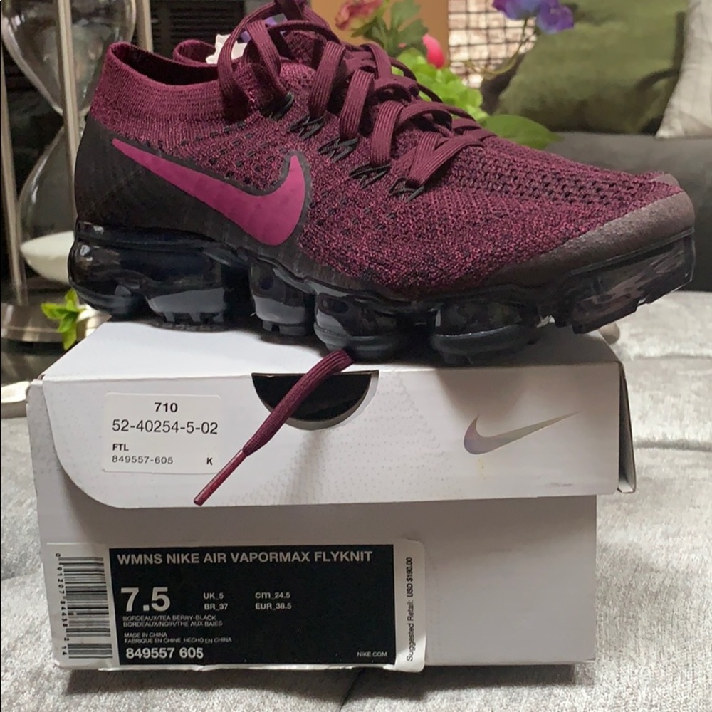 WMNS Nike Air VaporMax Flynit